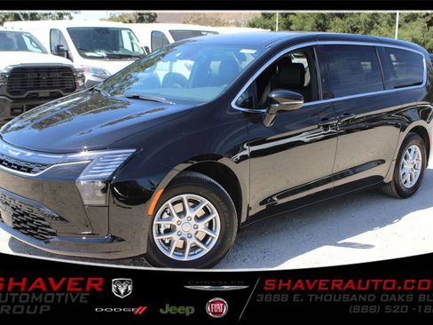 New 2027 Chrysler Pacifica Select w/ Family Tech Group FWD image 1