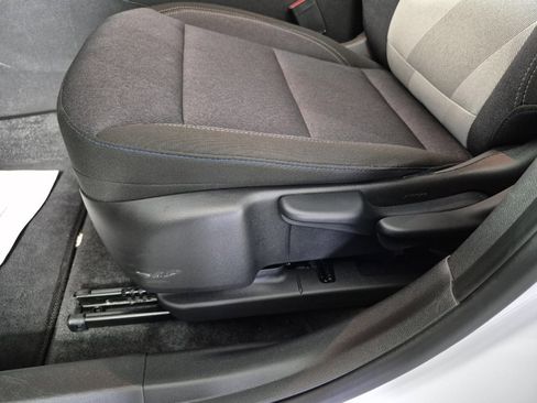 Certified 2025 Chevrolet Trax LS image 15