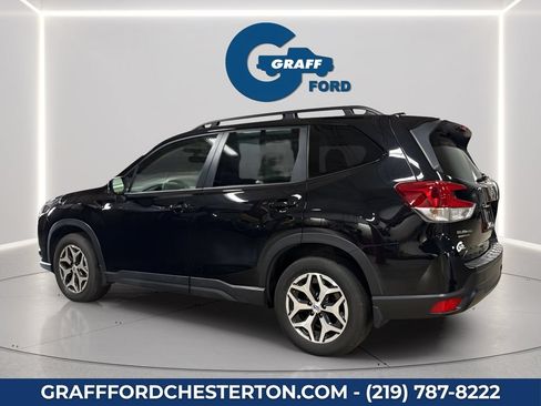 Used 2023 Subaru Forester Premium AWD/4WD image 11