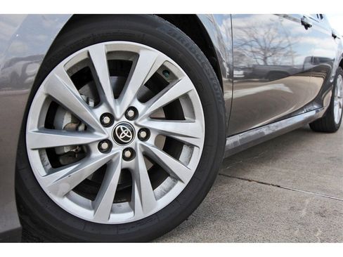 Used 2022 Toyota Camry LE image 28