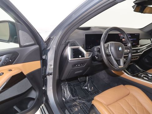 Used 2025 BMW X5 xDrive40i w/ Climate Comfort Package AWD/4WD image 47