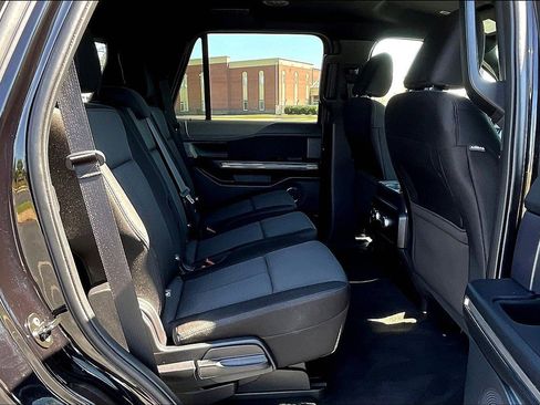 Used 2021 Ford Expedition XLT image 19