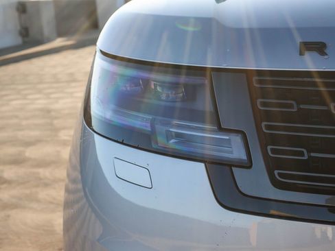 Certified 2023 Land Rover Range Rover SE image 15
