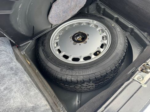 Used 1988 Mercedes-Benz 560 SL image 22