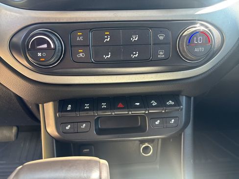 Used 2018 Chevrolet Colorado ZR2 image 37