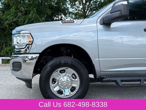 Used 2024 RAM 2500 Tradesman w/ Chrome Appearance Group AWD/4WD image 5