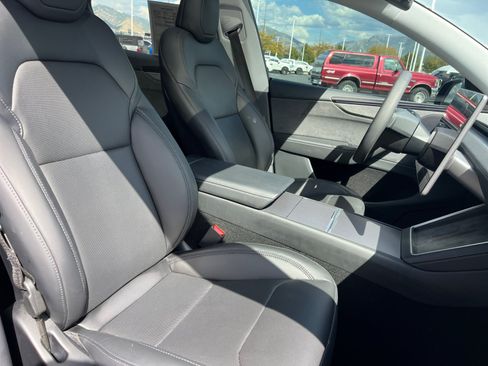 Used 2026 Tesla Model Y Long Range AWD/4WD image 28