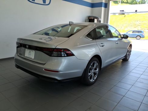 Certified 2024 Honda Accord EX image 5
