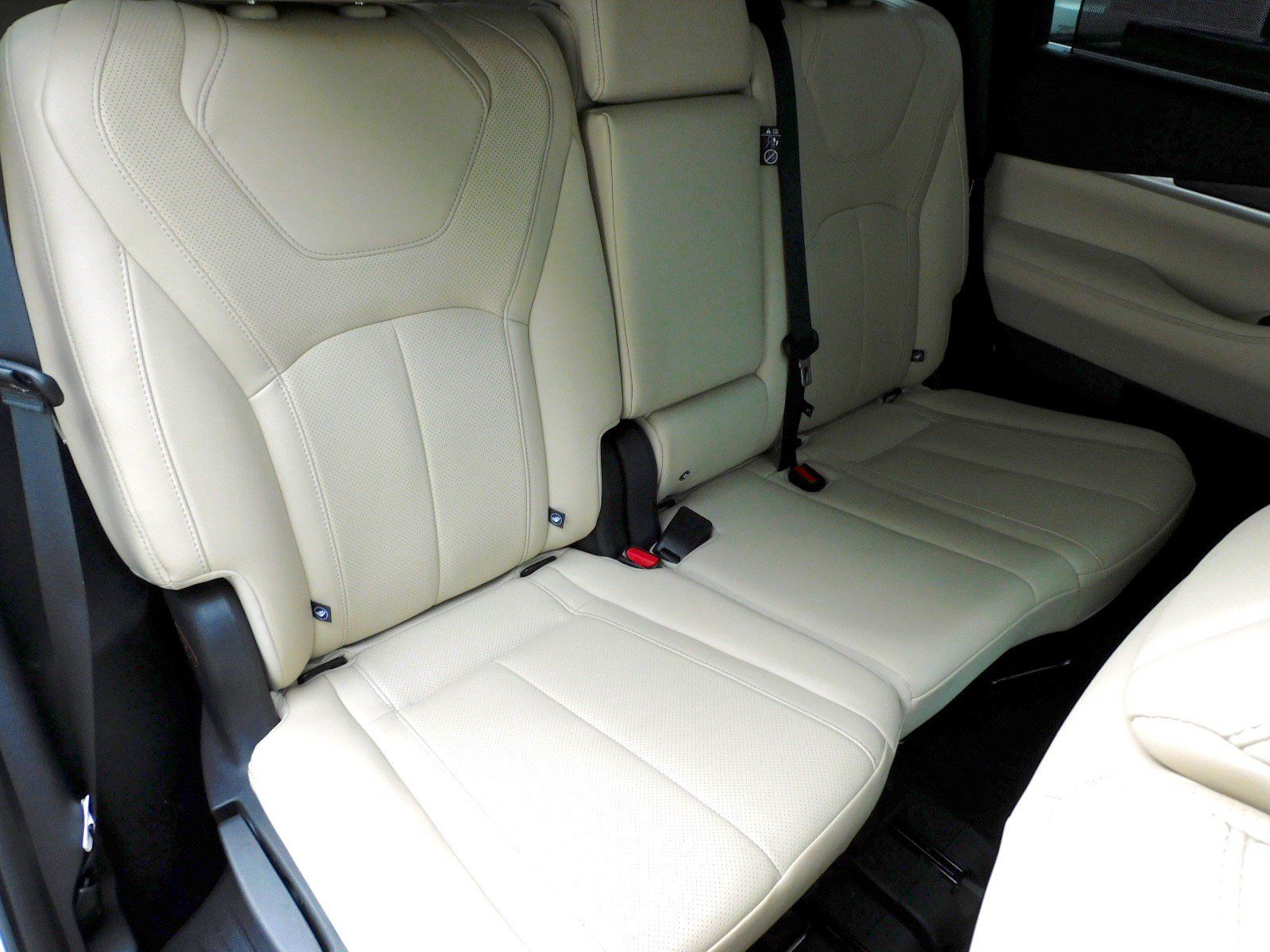 Used 2023 INFINITI QX60 Sensory AWD/4WD image 19