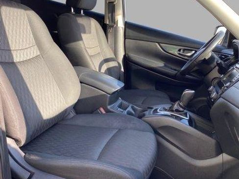 Used 2019 Nissan Rogue SV image 37
