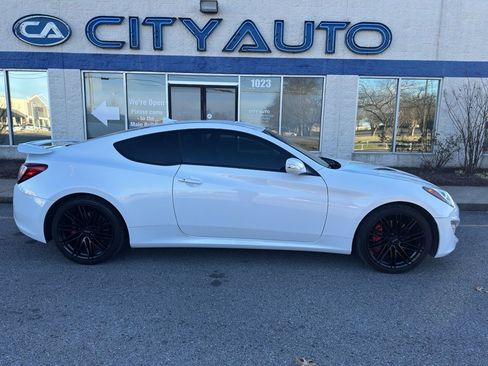 Used 2016 Hyundai Genesis Coupe 3.8 image 3