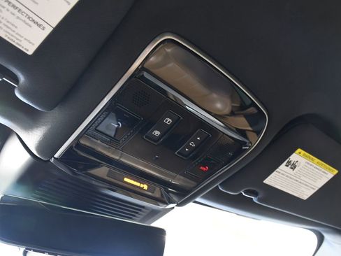 Used 2023 Land Rover Range Rover SE AWD/4WD image 32