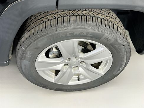 Used 2022 Jeep Compass Latitude AWD/4WD image 28