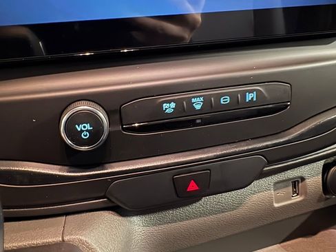 New 2026 Ford Transit 250 148 Medium Roof Extended AWD image 16