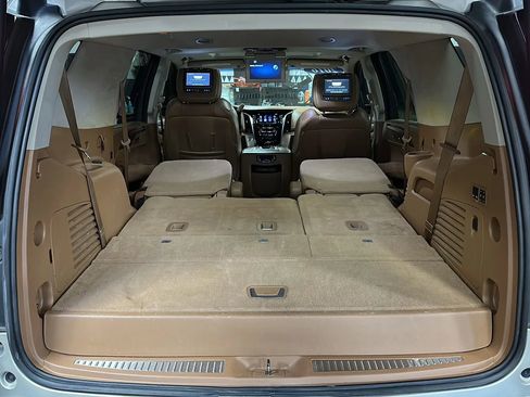 Used 2016 Cadillac Escalade Platinum image 18