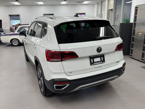Used 2024 Volkswagen Taos SE image 26