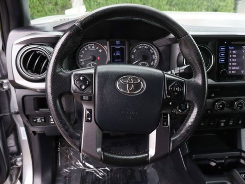 Used 2019 Toyota Tacoma TRD Off-Road w/ Technology Package AWD/4WD image 22