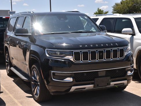 Used 2024 Jeep Wagoneer L Series II w/ Convenience Group I AWD/4WD image 4