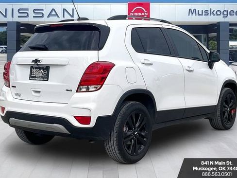 Used 2022 Chevrolet Trax LT w/ Redline Edition AWD/4WD image 5