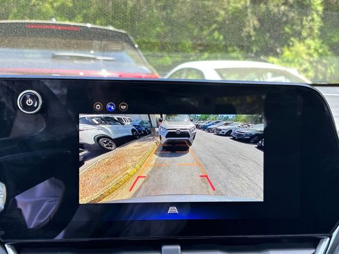 Used 2025 Chevrolet Equinox LT FWD image 24