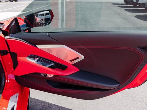 Used 2023 Chevrolet Corvette Stingray Premium Conv w/ Z51 Performance Package RWD image 10