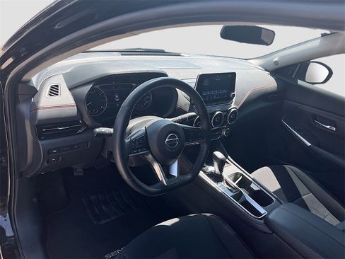 Used 2022 Nissan Sentra SR w/ Midnight Edition image 9