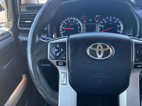 Used 2017 Toyota 4Runner SR5 AWD/4WD image 23