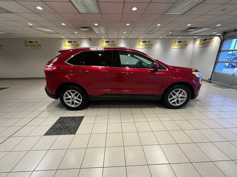 Used 2024 Ford Edge SEL w/ Convenience Package AWD/4WD image 3