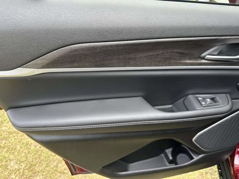 New 2026 Jeep Grand Cherokee L Limited w/ Luxury Tech Group II RWD image 37