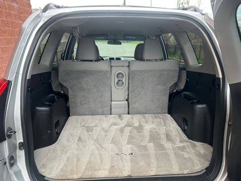 Used 2012 Toyota RAV4 4WD w/ Value Pkg image 8