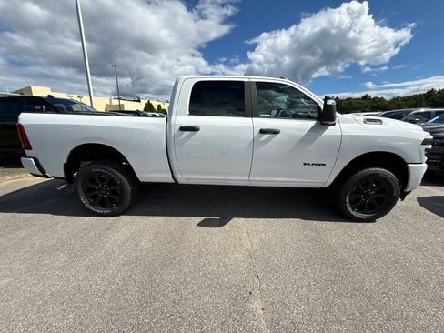 New 2026 RAM 2500 Big Horn AWD/4WD image 6