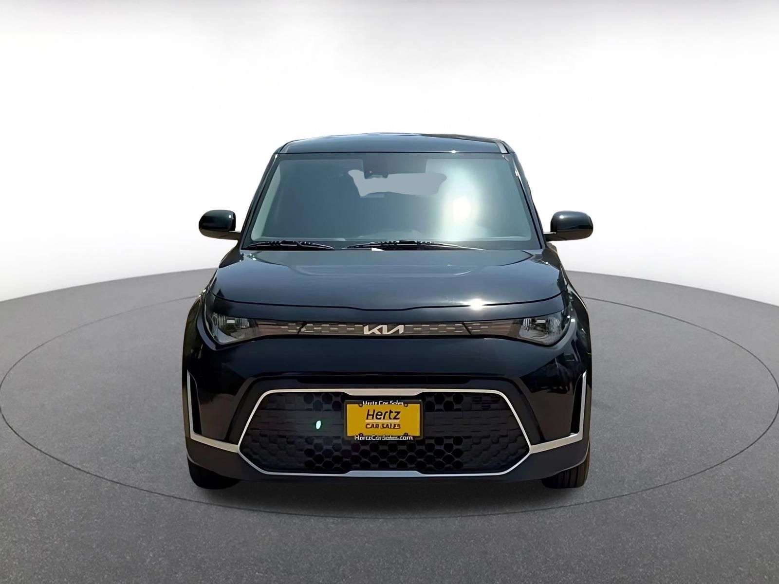 Used 2025 Kia Soul LX w/ LX Technology Package FWD image 4