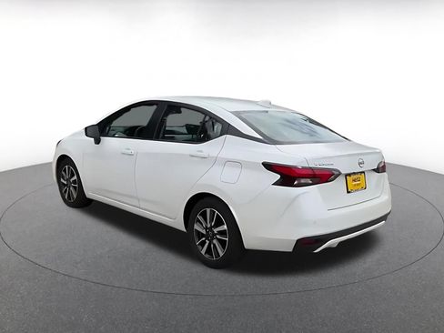 Used 2025 Nissan Versa SV FWD image 9