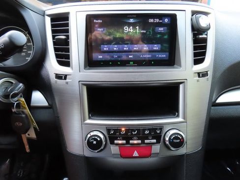 Used 2013 Subaru Outback 2.5i AWD/4WD image 18