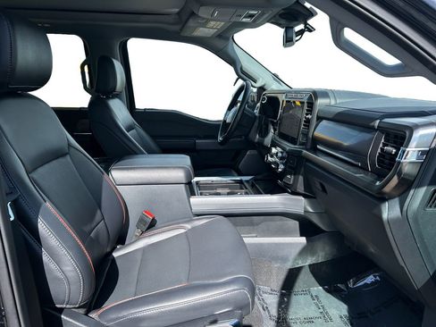 Used 2024 Ford F250 Lariat w/ Chrome Package image 17