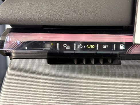 New 2026 BMW 550e xDrive image 18