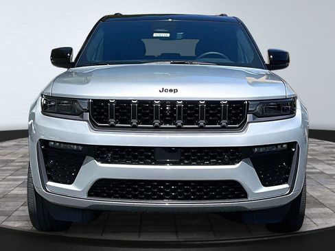 New 2026 Jeep Grand Cherokee Summit w/ Obsidian Package AWD/4WD image 2