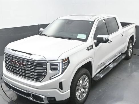 Used 2024 GMC Sierra 1500 Denali w/ Technology Package AWD/4WD image 32