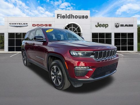 Used 2023 Jeep Grand Cherokee 4WD 4xe image 3
