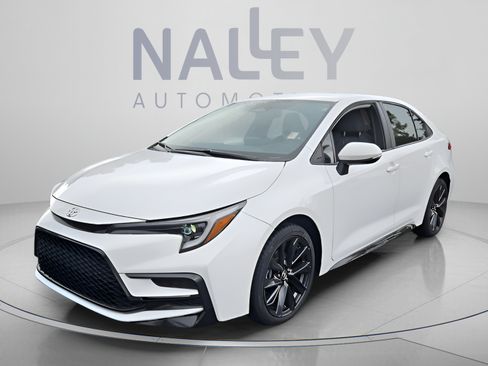 Used 2023 Toyota Corolla SE FWD image 1