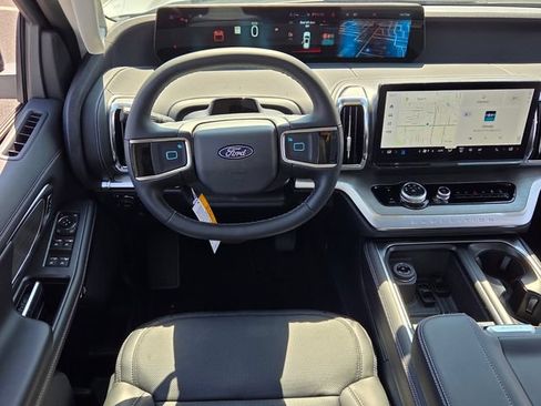 New 2026 Ford Expedition Platinum w/ Driver's Package AWD/4WD image 13