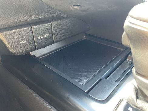 Used 2020 Toyota Camry SE AWD/4WD image 22
