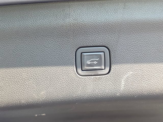 Used 2023 Buick Enclave Essence w/ Experience Buick Package FWD image 12