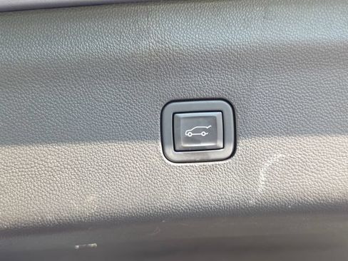 Used 2023 Buick Enclave Essence w/ Experience Buick Package FWD image 12