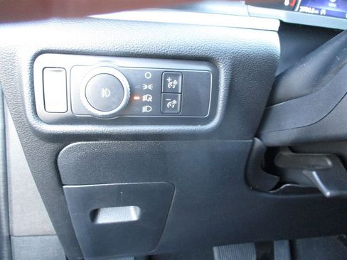 Used 2021 Ford Explorer XLT w/ Equipment Group 202A image 17