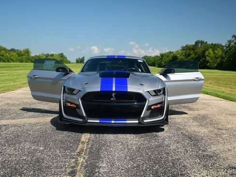 Used 2022 Ford Mustang Shelby GT500 w/ Technology Package RWD image 13