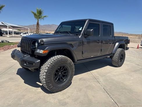 Certified 2022 Jeep Gladiator Sport AWD/4WD image 1