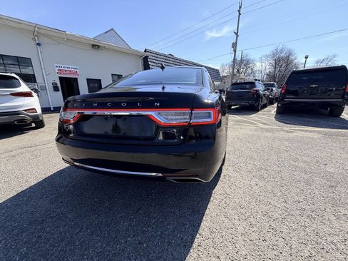 Used 2018 Lincoln Continental Premiere Livery AWD 4dr Sedan w/ Equipment Group 500A image 31