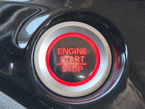 Used 2022 Honda Pilot Touring image 37