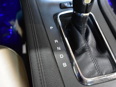 Used 2019 Lincoln MKT AWD image 30